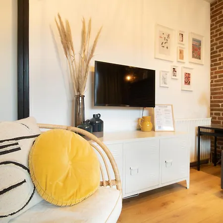 Knus Met Parkeerplek En Zeezicht! Apartamento