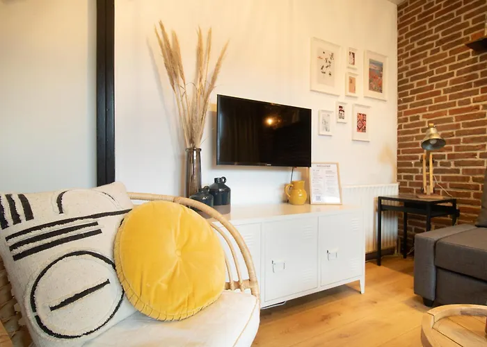 Knus Met Parkeerplek En Zeezicht! Apartment