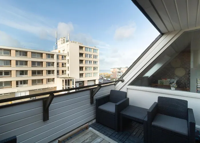 Apartment Knus Met Parkeerplek En Zeezicht!