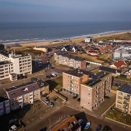 Knus Met Parkeerplek En Zeezicht!
